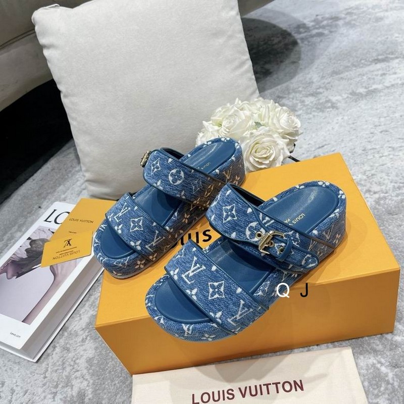 LV Women's Slippers 196